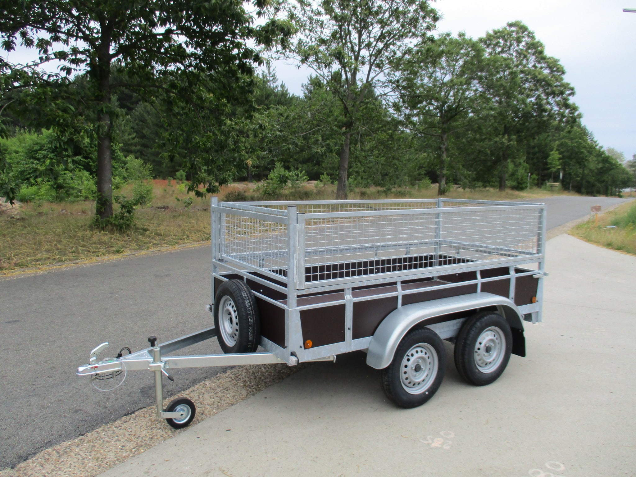 Rova bakwagen houten schotten 307x156cm dubbel as ongeremde 750kg laadvloerhoogte 51cm – 30cm schotten + 10cm rail 5 Rova bakwagen houten schotten 307x156cm dubbel as ongeremde 750kg laadvloerhoogte 51cm – 30cm schotten + 10cm rail - Afbeelding 5