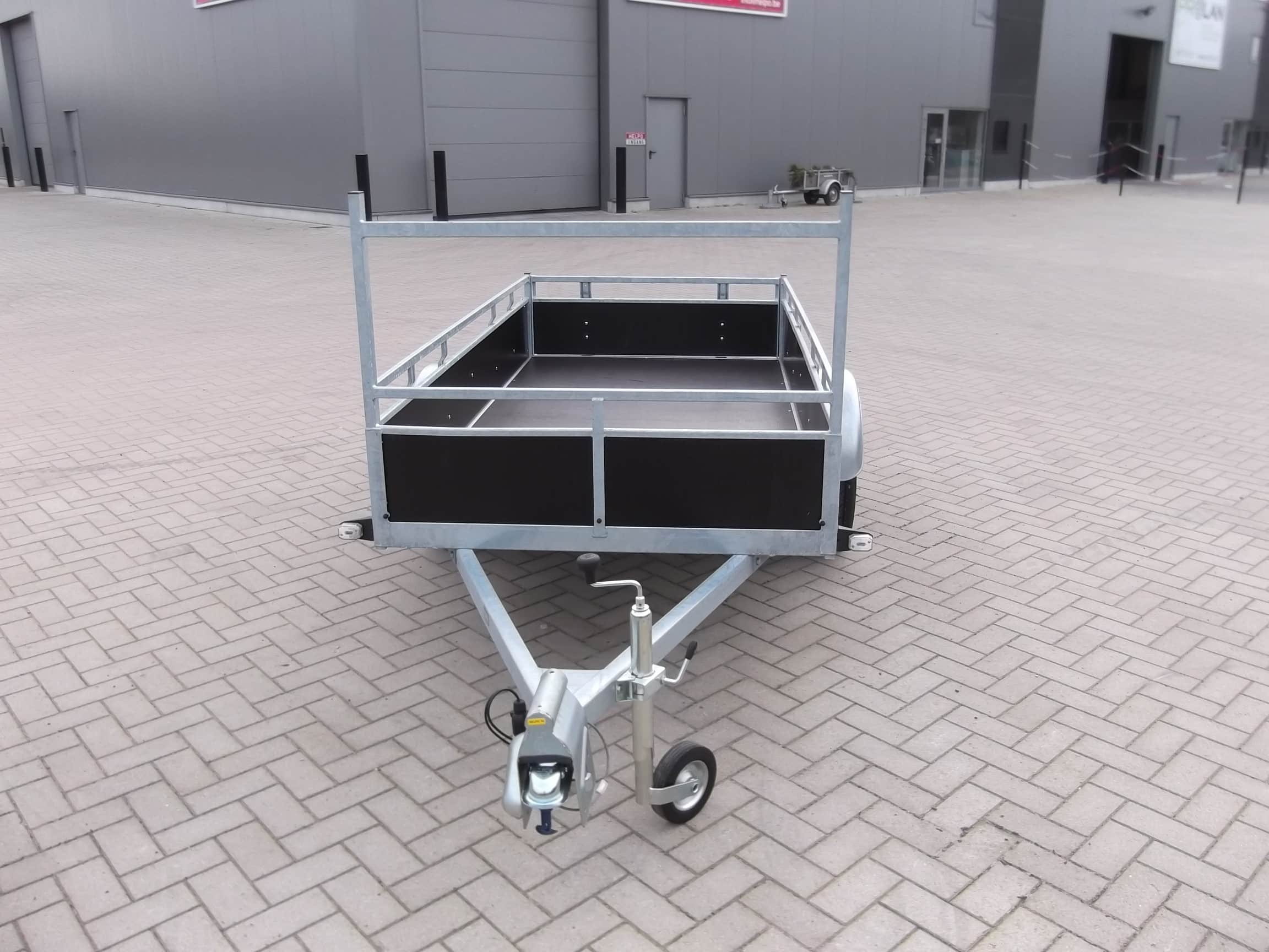 Rova bakwagen houten schotten 258x131cm enkel as ongeremde 750kg laadvloerhoogte 51cm – 30cm schotten + 10cm rail 3 Rova bakwagen houten schotten 258x131cm enkel as ongeremde 750kg laadvloerhoogte 51cm – 30cm schotten + 10cm rail - Afbeelding 3