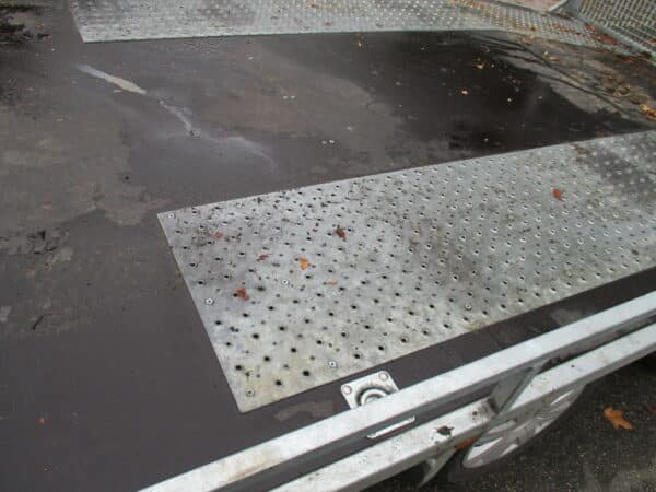 Helpo plateauwagen met klep dubbel as geremd ...x...cm 2700kg laadvloerhoogte 63cm met knik naar 52cm - 30cm railing - Afbeelding 6
